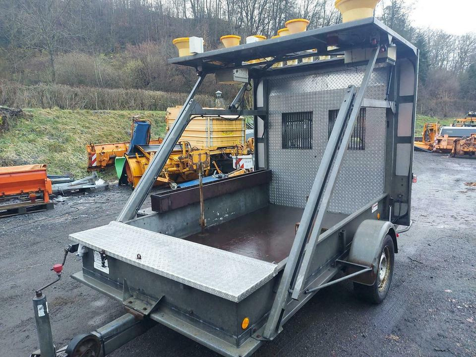 Mersch Absperrtafel Vorwarntafel Verkehrsleitanhänger vz616 nisse - Prikolica: slika 4 Mersch Absperrtafel Vorwarntafel Verkehrsleitanhänger vz616 nisse - Prikolica: slika 4