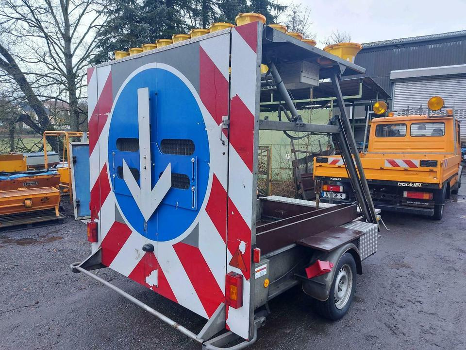 Mersch Absperrtafel Vorwarntafel Verkehrsleitanhänger vz616 nisse - Prikolica: slika 1 Mersch Absperrtafel Vorwarntafel Verkehrsleitanhänger vz616 nisse - Prikolica: slika 1