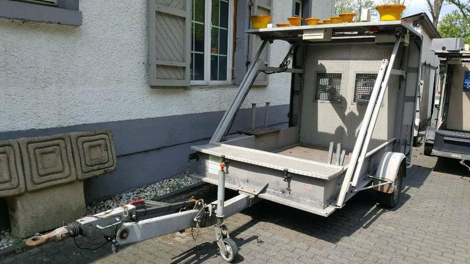 Mersch Absperrtafel mit Funkwarnmeldeanlage vz 616 615 nissen - Prikolica: slika 2 Mersch Absperrtafel mit Funkwarnmeldeanlage vz 616 615 nissen - Prikolica: slika 2