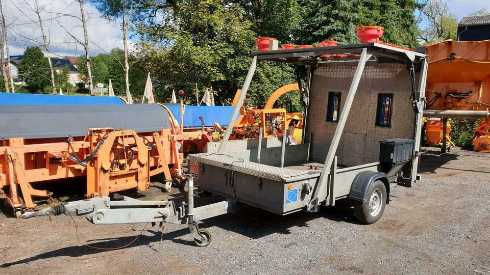 Mersch LED Absperrtafel Sperrwand Verkehrssicherungsanhänger VZ - Prikolica: slika 3 Mersch LED Absperrtafel Sperrwand Verkehrssicherungsanhänger VZ - Prikolica: slika 3