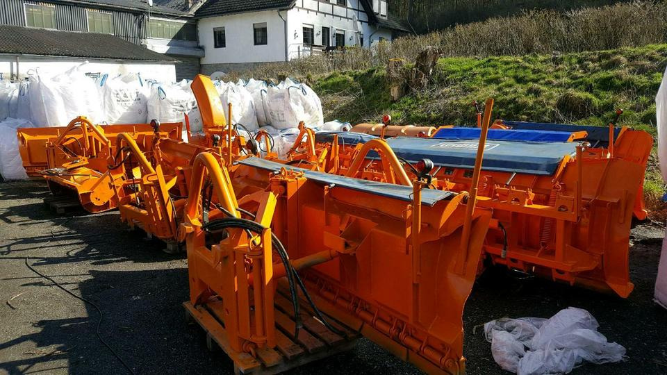 Schneepflug Schmidt Beilhack Winterdienst Schneeschild Unimog Fen - Raonik za sneg: slika 2 Schneepflug Schmidt Beilhack Winterdienst Schneeschild Unimog Fen - Raonik za sneg: slika 2