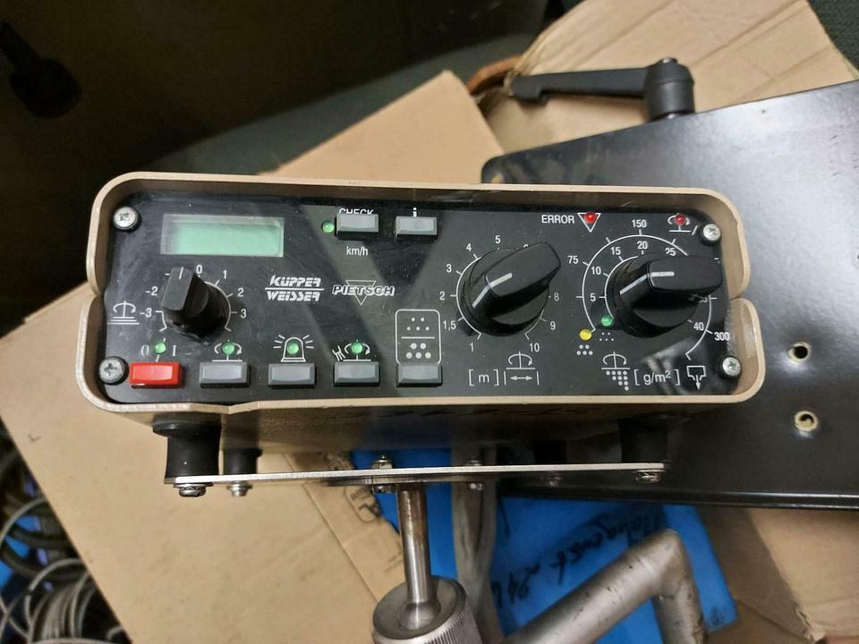 Steuerung Bedienung Küpper Weisser Salzstreuer Bedienpult - Električni sistem za Korisno/ Posebno vozilo: slika 1 Steuerung Bedienung Küpper Weisser Salzstreuer Bedienpult - Električni sistem za Korisno/ Posebno vozilo: slika 1