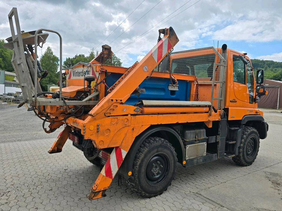 Unimog 405/10 U300 Bluetec 5 Mercedes-Benz U 300 UGE UGN mit Jotha Absetzkipper combi con 4518 Absetzer - Vozilo za čišćenje snega: slika 4 Unimog 405/10 U300 Bluetec 5 Mercedes-Benz U 300 UGE UGN mit Jotha Absetzkipper combi con 4518 Absetzer - Vozilo za čišćenje snega: slika 4