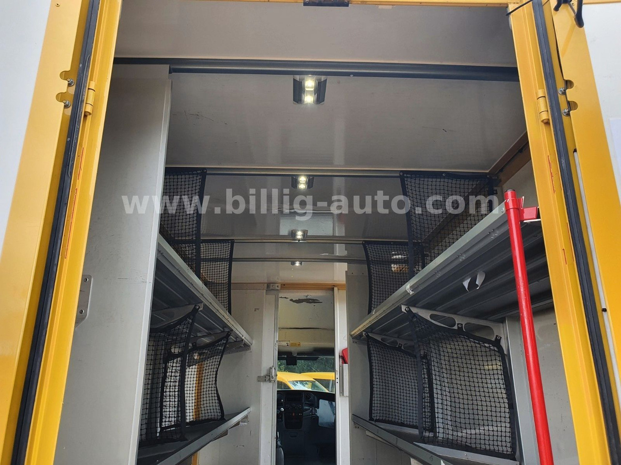 Iveco Daily Koffer Kasten Integralkoffer Automatik - Dostavno vozilo sa zatvorenim sandukom: slika 3 Iveco Daily Koffer Kasten Integralkoffer Automatik - Dostavno vozilo sa zatvorenim sandukom: slika 3