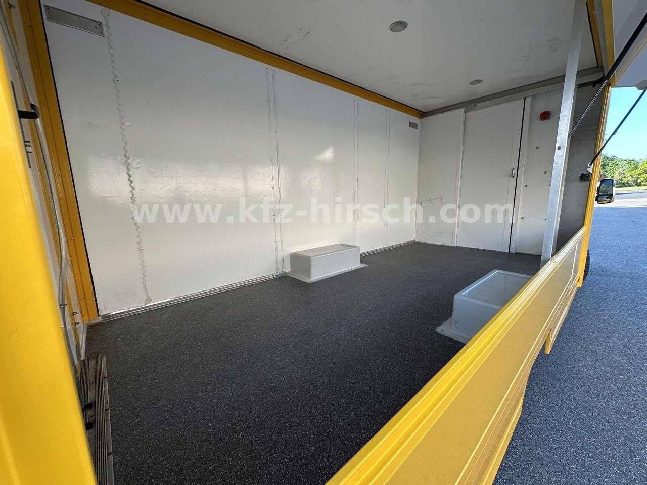 Iveco Daily Luftfederung Foodtruck Imbisswagen Verkauf - Hrana kamion: slika 4 Iveco Daily Luftfederung Foodtruck Imbisswagen Verkauf - Hrana kamion: slika 4