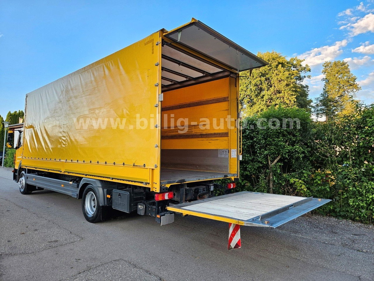 Mercedes-Benz Atego 1327 L * BREMS/SPUR-ASS*DIFF.*LBW*AHK*7.2m - Kamion sa ceradom: slika 1 Mercedes-Benz Atego 1327 L * BREMS/SPUR-ASS*DIFF.*LBW*AHK*7.2m - Kamion sa ceradom: slika 1