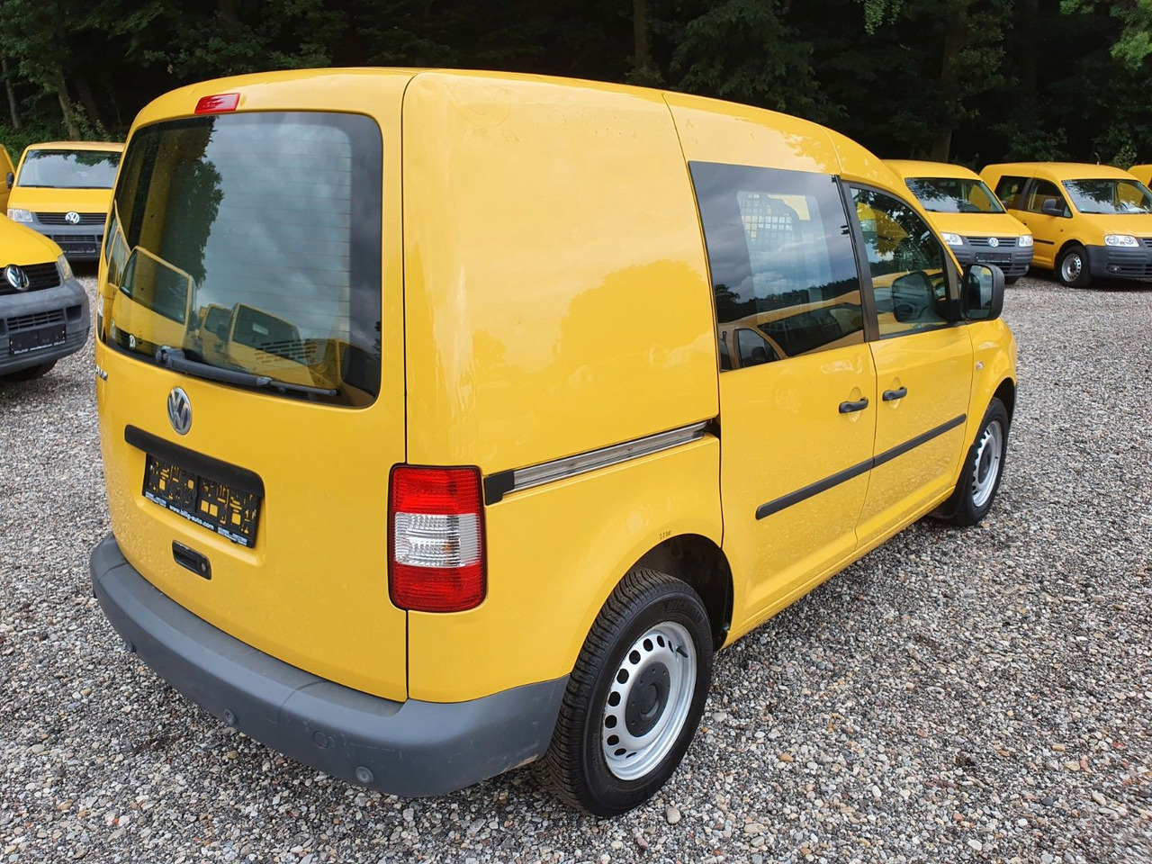 Volkswagen Caddy 2.0 SDI*1.Hand*2-Sitzer*2xSchiebetüre - Putnički kombi: slika 3 Volkswagen Caddy 2.0 SDI*1.Hand*2-Sitzer*2xSchiebetüre - Putnički kombi: slika 3
