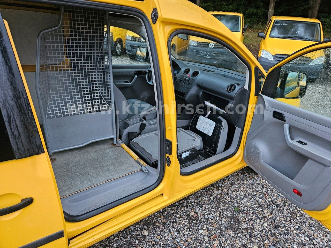 Volkswagen Caddy 2.0 SDI*1.Hand*2-Sitzer*2xSchiebetüre - Putnički kombi: slika 4 Volkswagen Caddy 2.0 SDI*1.Hand*2-Sitzer*2xSchiebetüre - Putnički kombi: slika 4