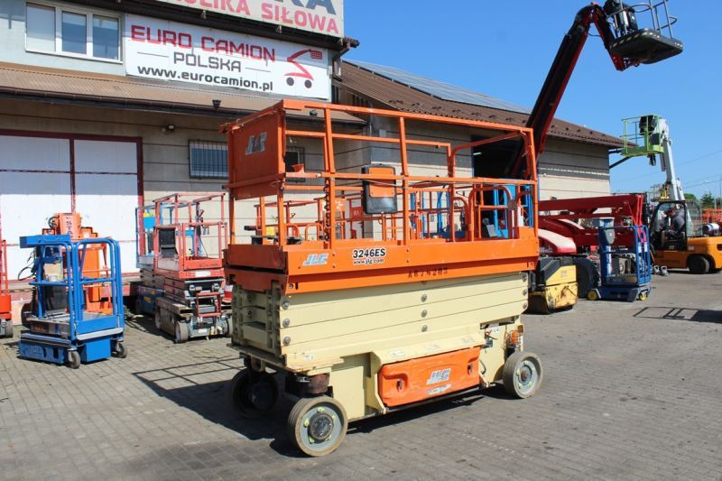 Podnośnik nożycowy elektryczny 12 m JLG 3246 ES - Lift u obliku makaza: slika 1 Podnośnik nożycowy elektryczny 12 m JLG 3246 ES - Lift u obliku makaza: slika 1
