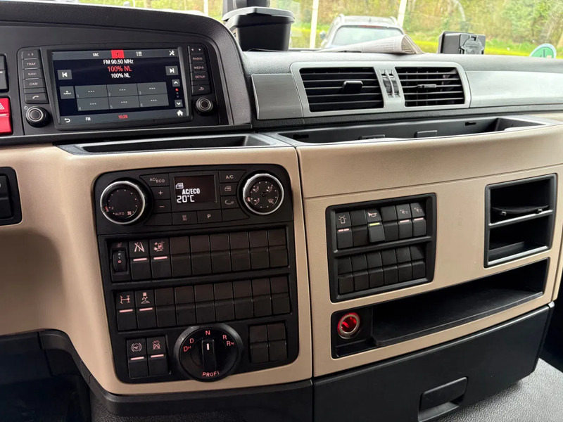 Kamion sa tovarnim sandukom MAN TGL 8.250 / OPEN LAADBAK / SLAAP CABINE / 6 CILINDER / AUTOMAAT / APK - TUV JANUARI 2026: slika 14