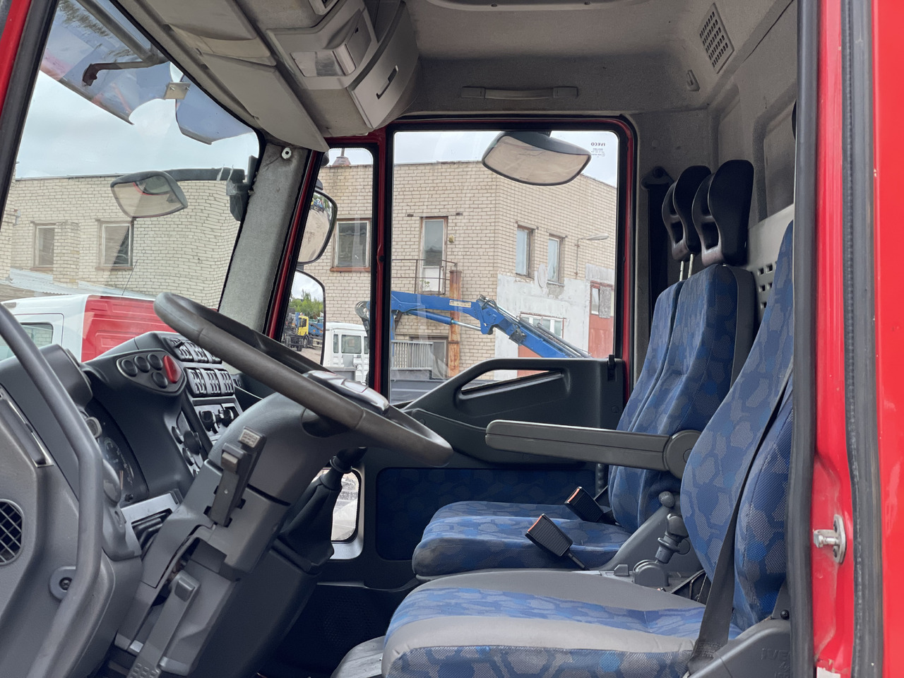 Kamion sa dizalicom IVECO EUROCARGO: slika 12 Kamion sa dizalicom IVECO EUROCARGO: slika 12
