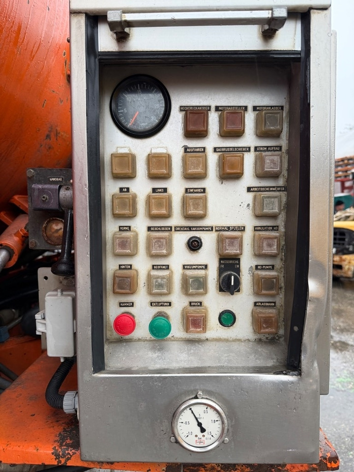 MAN 32.402 VF 8x4 - Vakuumska cisterna: slika 4 MAN 32.402 VF 8x4 - Vakuumska cisterna: slika 4