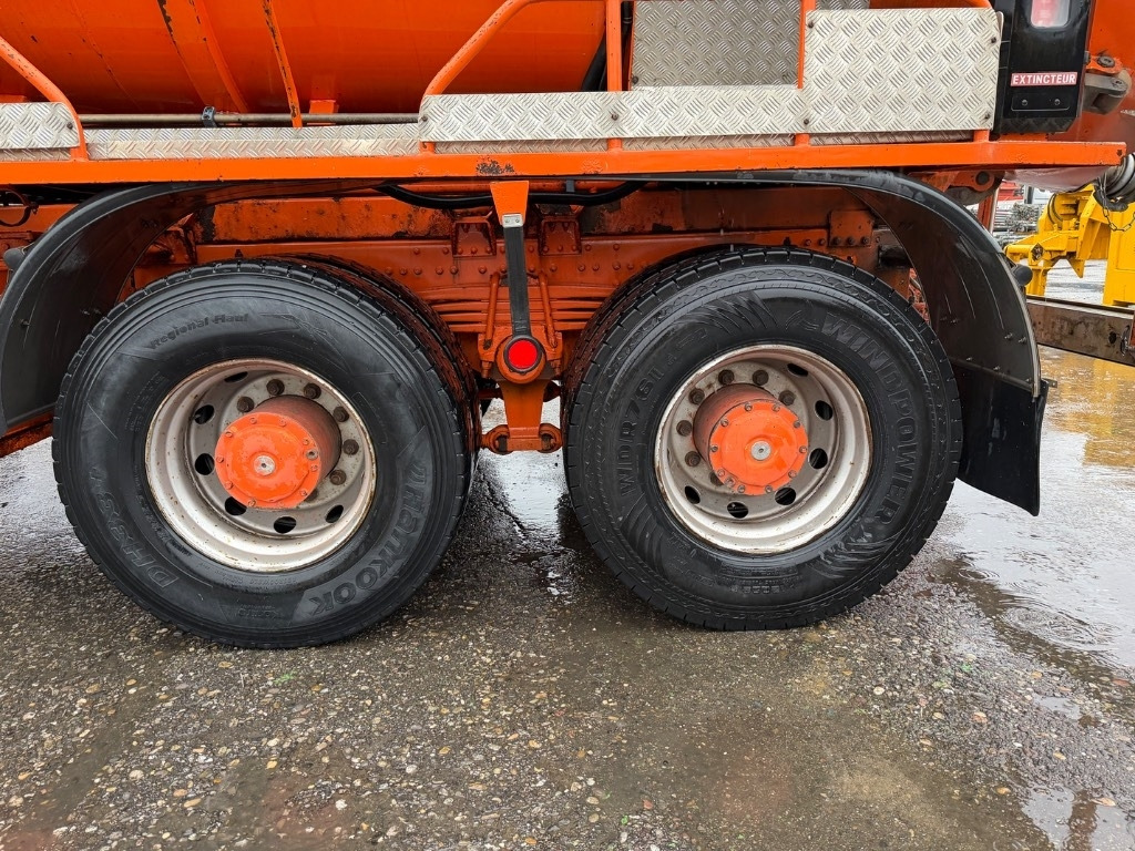 MAN 32.402 VF 8x4 - Vakuumska cisterna: slika 2 MAN 32.402 VF 8x4 - Vakuumska cisterna: slika 2