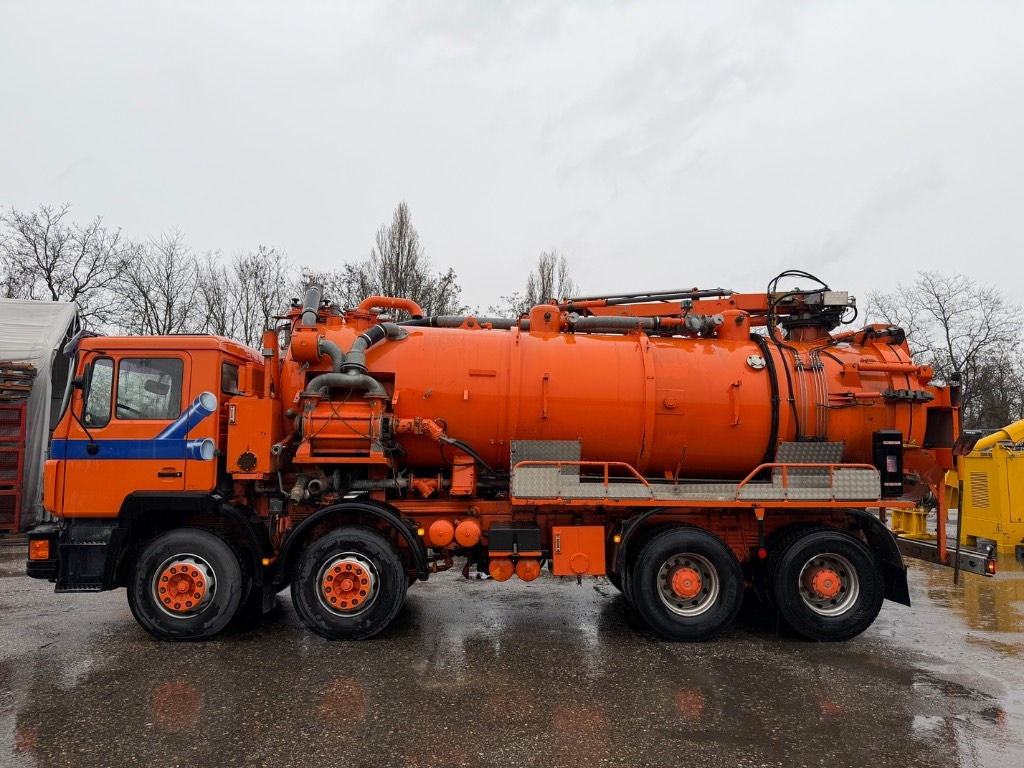 MAN 32.402 VF 8x4 - Vakuumska cisterna: slika 1 MAN 32.402 VF 8x4 - Vakuumska cisterna: slika 1