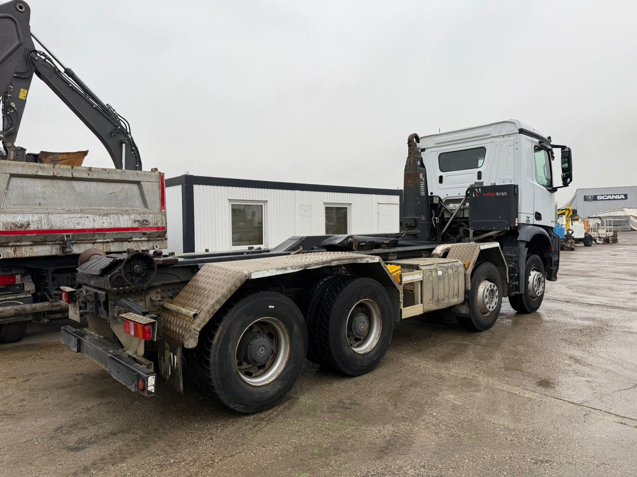 MERCEDES-BENZ Arocs 3245 - Kamion sa hidrauličnom kukom: slika 2 MERCEDES-BENZ Arocs 3245 - Kamion sa hidrauličnom kukom: slika 2