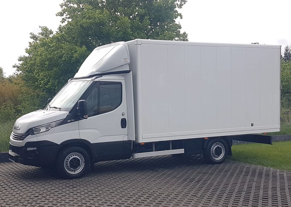 Iveco DAILY 3,0 KLIMA 8EP KONTENER 4,22x2,10x2,11 AC KRAJOWY DMC 3500 KG 35S15 - Dostavno vozilo sa zatvorenim sandukom: slika 2 Iveco DAILY 3,0 KLIMA 8EP KONTENER 4,22x2,10x2,11 AC KRAJOWY DMC 3500 KG 35S15 - Dostavno vozilo sa zatvorenim sandukom: slika 2