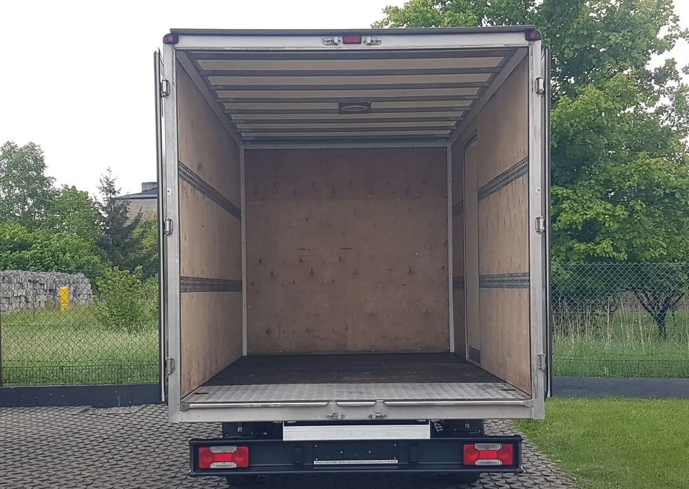 Iveco DAILY 3,0 KLIMA 8EP KONTENER 4,22x2,10x2,11 AC KRAJOWY DMC 3500 KG 35S15 - Dostavno vozilo sa zatvorenim sandukom: slika 5 Iveco DAILY 3,0 KLIMA 8EP KONTENER 4,22x2,10x2,11 AC KRAJOWY DMC 3500 KG 35S15 - Dostavno vozilo sa zatvorenim sandukom: slika 5