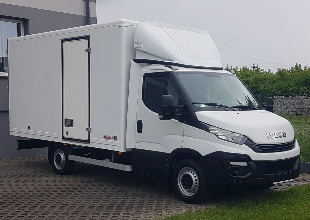 Iveco DAILY 3,0 KLIMA 8EP KONTENER 4,22x2,10x2,11 AC KRAJOWY DMC 3500 KG 35S15 - Dostavno vozilo sa zatvorenim sandukom: slika 1 Iveco DAILY 3,0 KLIMA 8EP KONTENER 4,22x2,10x2,11 AC KRAJOWY DMC 3500 KG 35S15 - Dostavno vozilo sa zatvorenim sandukom: slika 1