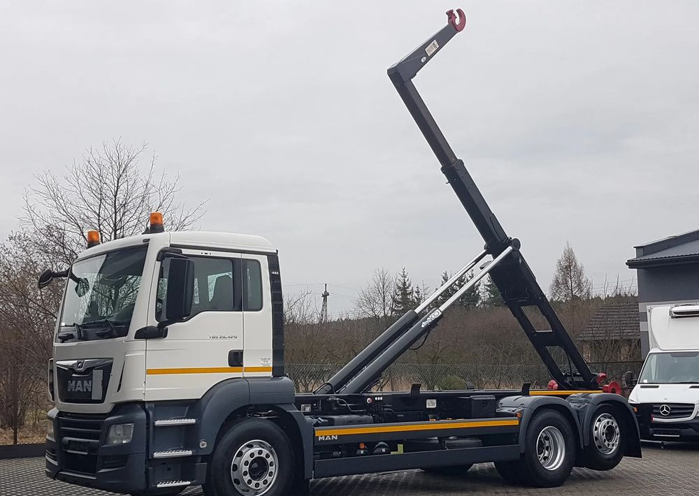 MAN TGS 26.420 E6 HAKOWIEC HS20 6x2 3-OSIE KLIMA - Kamion sa hidrauličnom kukom: slika 2 MAN TGS 26.420 E6 HAKOWIEC HS20 6x2 3-OSIE KLIMA - Kamion sa hidrauličnom kukom: slika 2