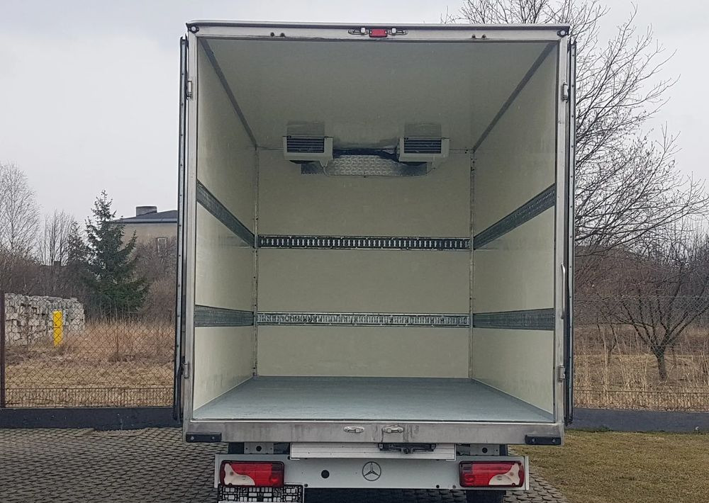 Mercedes-Benz Sprinter CHŁODNIA 8EP IZOTERMA AGREGAT ZANOTTI 4,12x2,15x2,30 KLIMA 314CDI - Dostavno vozilo hladnjača: slika 5 Mercedes-Benz Sprinter CHŁODNIA 8EP IZOTERMA AGREGAT ZANOTTI 4,12x2,15x2,30 KLIMA 314CDI - Dostavno vozilo hladnjača: slika 5