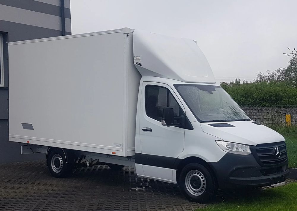 Mercedes-Benz Sprinter KONTENER 8EP 4,11x2,15x2,30 KLIMA 314 CDI MANUAL KRAJOWY AC - Dostavno vozilo sa zatvorenim sandukom: slika 1 Mercedes-Benz Sprinter KONTENER 8EP 4,11x2,15x2,30 KLIMA 314 CDI MANUAL KRAJOWY AC - Dostavno vozilo sa zatvorenim sandukom: slika 1