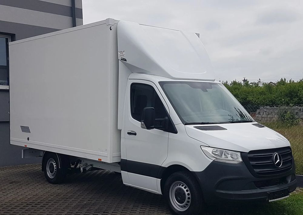 Mercedes-Benz Sprinter KONTENER 8EP 4,11x2,15x2,30 KLIMA 314 CDI MANUAL KRAJOWY - Dostavno vozilo sa zatvorenim sandukom: slika 1 Mercedes-Benz Sprinter KONTENER 8EP 4,11x2,15x2,30 KLIMA 314 CDI MANUAL KRAJOWY - Dostavno vozilo sa zatvorenim sandukom: slika 1