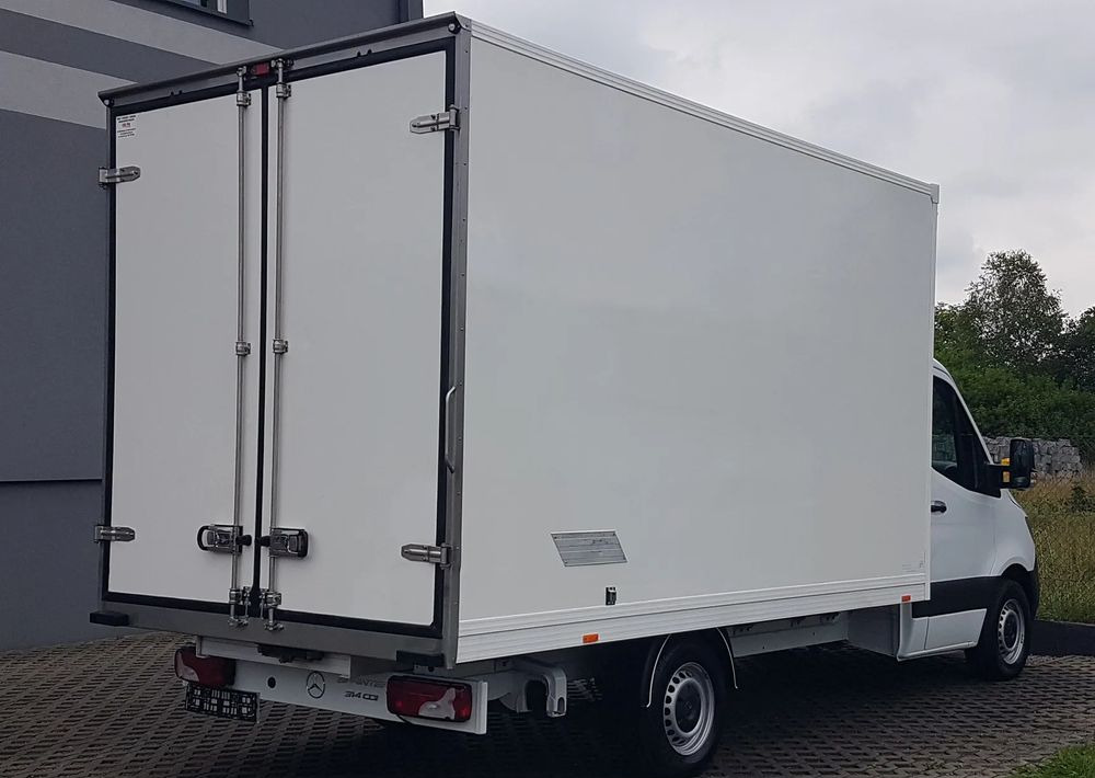 Mercedes-Benz Sprinter KONTENER 8EP 4,11x2,15x2,30 KLIMA 314 CDI MANUAL KRAJOWY - Dostavno vozilo sa zatvorenim sandukom: slika 4 Mercedes-Benz Sprinter KONTENER 8EP 4,11x2,15x2,30 KLIMA 314 CDI MANUAL KRAJOWY - Dostavno vozilo sa zatvorenim sandukom: slika 4