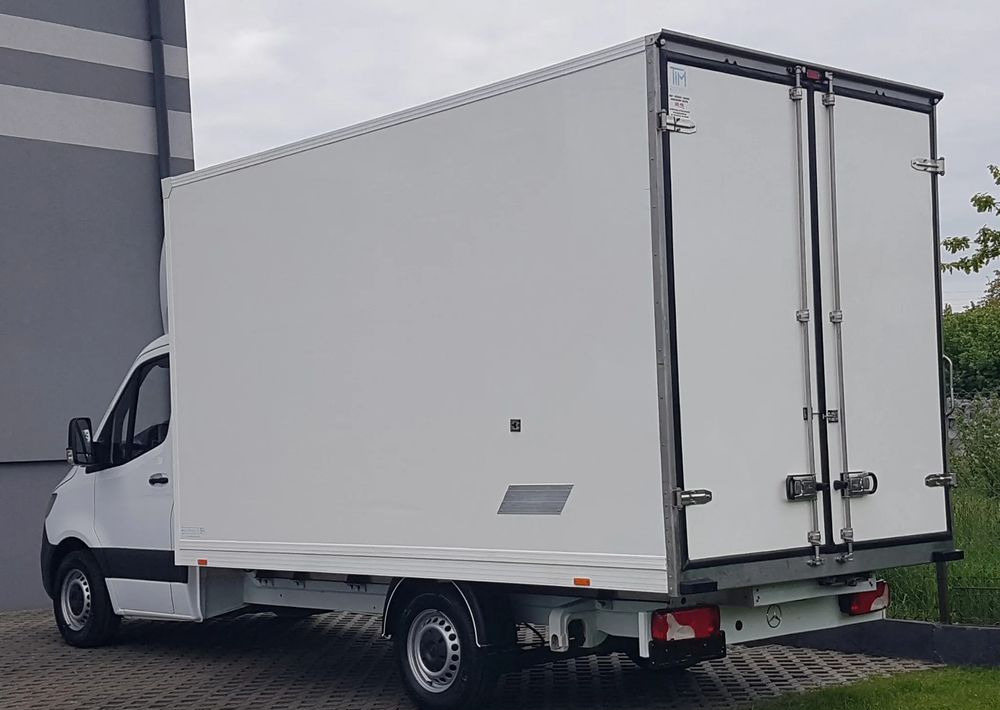 Mercedes-Benz Sprinter KONTENER 8EP 4,12x2,15x2,30 KLIMA 314 CDI MANUAL KRAJOWY AC - Dostavno vozilo sa zatvorenim sandukom: slika 3 Mercedes-Benz Sprinter KONTENER 8EP 4,12x2,15x2,30 KLIMA 314 CDI MANUAL KRAJOWY AC - Dostavno vozilo sa zatvorenim sandukom: slika 3