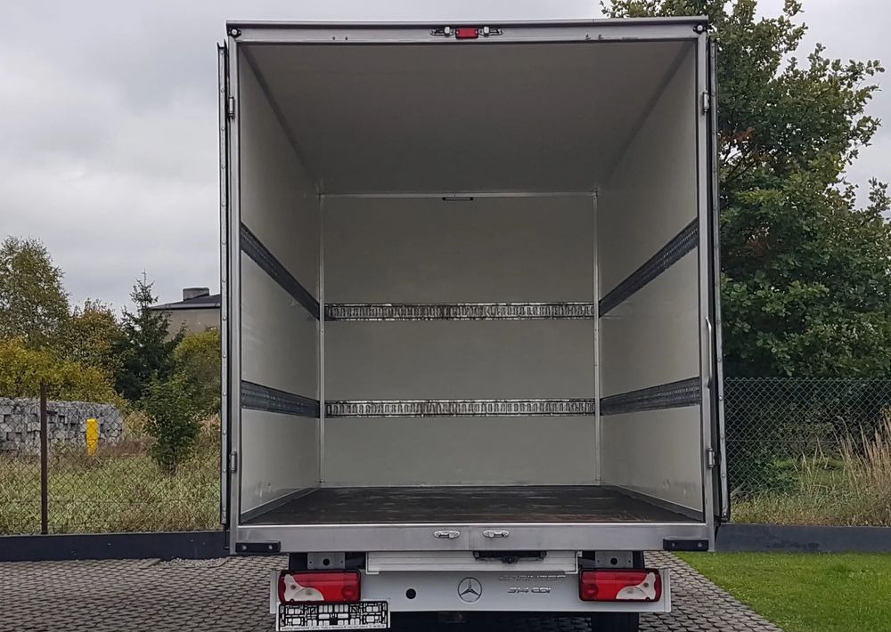 Mercedes-Benz Sprinter KONTENER 8EP 4,13x2,17x2,30 KLIMA 314 CDI MANUAL KRAJOWY - Dostavno vozilo sa zatvorenim sandukom: slika 5 Mercedes-Benz Sprinter KONTENER 8EP 4,13x2,17x2,30 KLIMA 314 CDI MANUAL KRAJOWY - Dostavno vozilo sa zatvorenim sandukom: slika 5