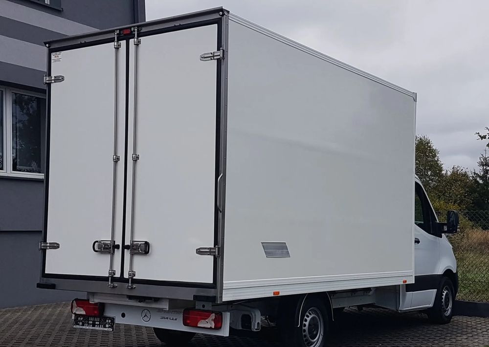 Mercedes-Benz Sprinter KONTENER 8EP 4,13x2,17x2,30 KLIMA 314 CDI MANUAL KRAJOWY - Dostavno vozilo sa zatvorenim sandukom: slika 4 Mercedes-Benz Sprinter KONTENER 8EP 4,13x2,17x2,30 KLIMA 314 CDI MANUAL KRAJOWY - Dostavno vozilo sa zatvorenim sandukom: slika 4