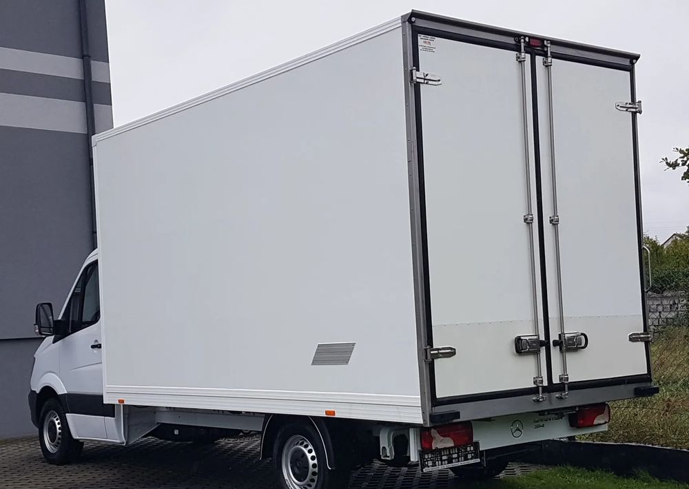 Mercedes-Benz Sprinter KONTENER 8EP 4,21x2,15x2,30 KLIMA 314 CDI MANUAL - Dostavno vozilo sa zatvorenim sandukom: slika 3 Mercedes-Benz Sprinter KONTENER 8EP 4,21x2,15x2,30 KLIMA 314 CDI MANUAL - Dostavno vozilo sa zatvorenim sandukom: slika 3