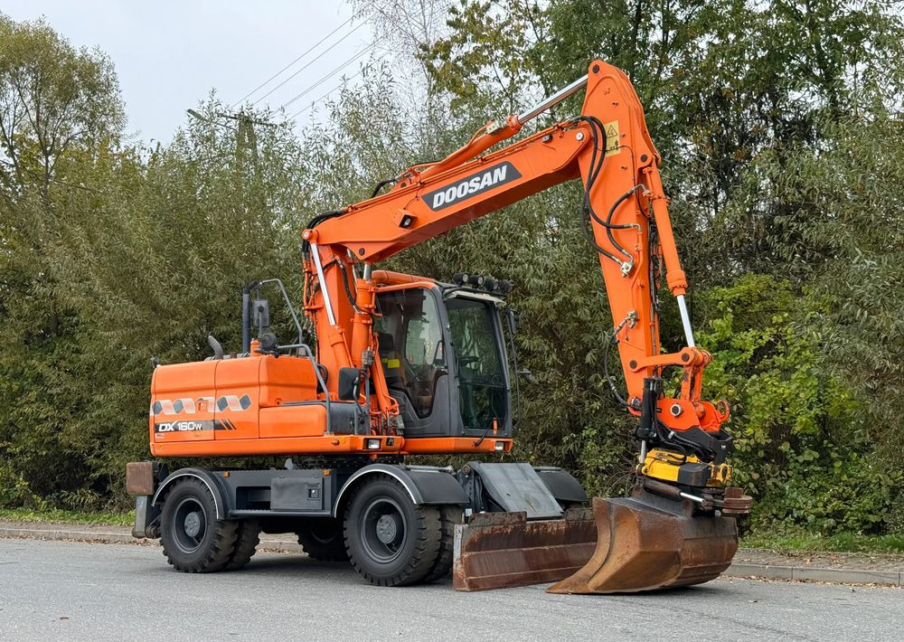 Doosan * DOOSAN DX160W *ROTOTILT* GPS 2D Leica * Sprowadzona * Stan Perfekcyjny * Koparka Kołowa * - Bager točkaš: slika 2 Doosan * DOOSAN DX160W *ROTOTILT* GPS 2D Leica * Sprowadzona * Stan Perfekcyjny * Koparka Kołowa * - Bager točkaš: slika 2