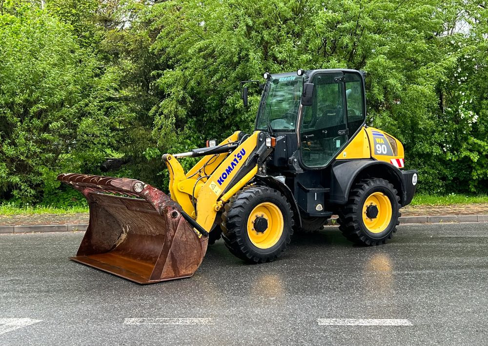 Komatsu Ładowarka KOMATSU WA 90 STAN IDEALNY - Utovarivač točkaš: slika 1 Komatsu Ładowarka KOMATSU WA 90 STAN IDEALNY - Utovarivač točkaš: slika 1