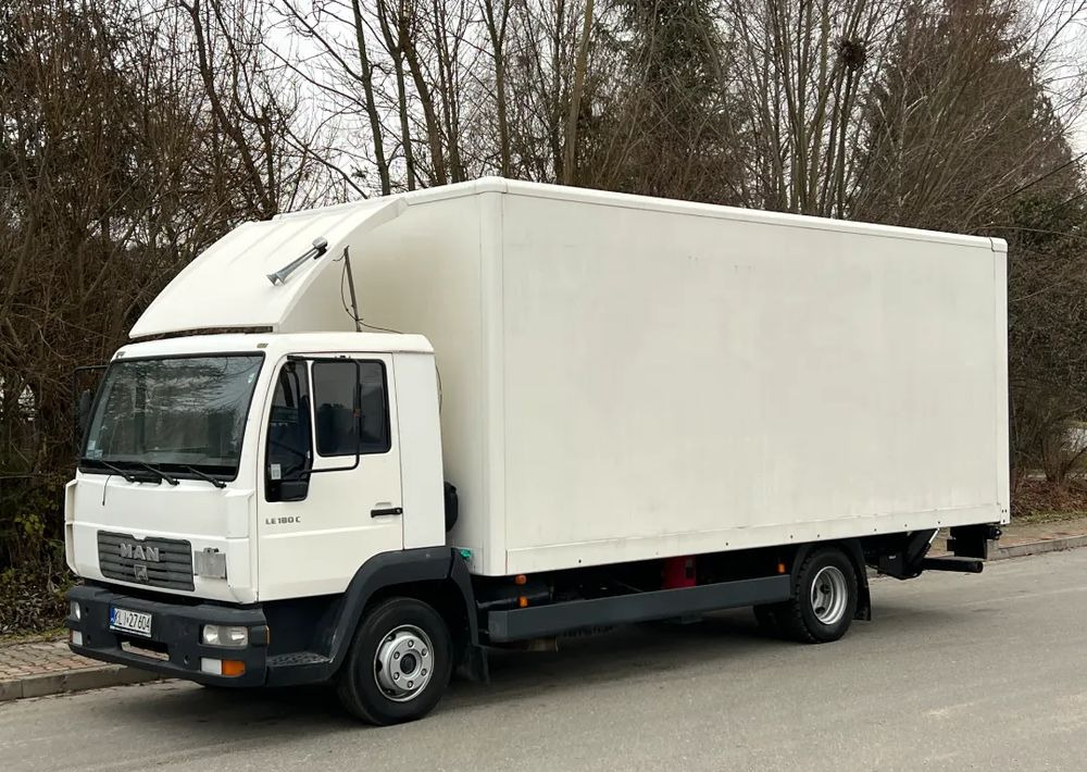 MAN MAN 8-180 KONTENER WINDA ZAŁADOWCZA - Kamion sa zatvorenim sandukom: slika 1 MAN MAN 8-180 KONTENER WINDA ZAŁADOWCZA - Kamion sa zatvorenim sandukom: slika 1