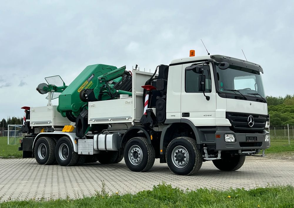 Mercedes-Benz * Mercedes 8x6 Actros 4144 * HDS Palfinger 150002 + FLY JIB PJ 170 * Dźwig * 40 TON * Wyciągarka * 35 Metrów * Kosz * - Kamion sa dizalicom: slika 1 Mercedes-Benz * Mercedes 8x6 Actros 4144 * HDS Palfinger 150002 + FLY JIB PJ 170 * Dźwig * 40 TON * Wyciągarka * 35 Metrów * Kosz * - Kamion sa dizalicom: slika 1