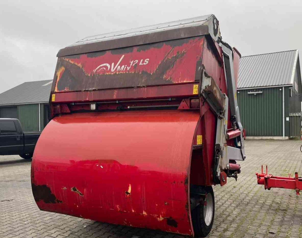 BVL V-Mix 12 LS Voermengwagen Voermachines - Prikolica za mešanje stočne hrane: slika 5 BVL V-Mix 12 LS Voermengwagen Voermachines - Prikolica za mešanje stočne hrane: slika 5