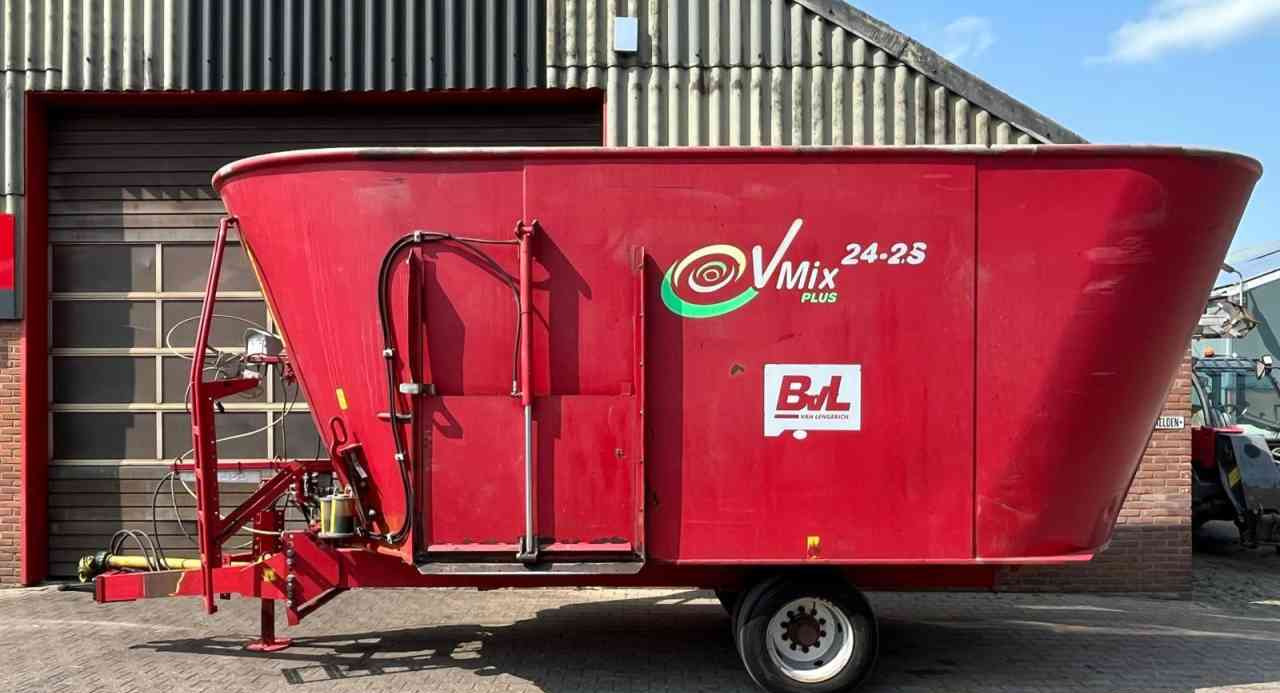 BVL V-Mix 24-2S Voermengwagen voermachines - Prikolica za mešanje stočne hrane: slika 1 BVL V-Mix 24-2S Voermengwagen voermachines - Prikolica za mešanje stočne hrane: slika 1