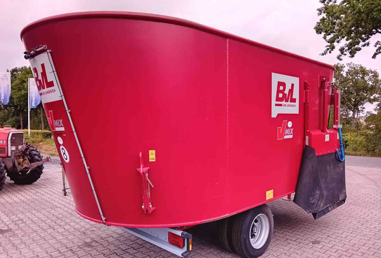 BVL V-Mix Plus 22-2S Voermengwagen Voermachines - Prikolica za mešanje stočne hrane: slika 2 BVL V-Mix Plus 22-2S Voermengwagen Voermachines - Prikolica za mešanje stočne hrane: slika 2