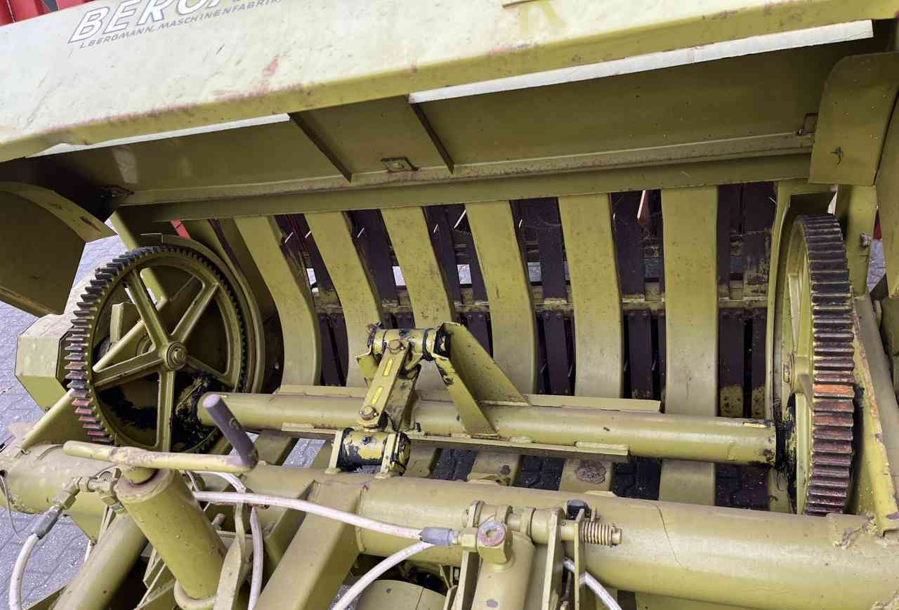 Bergmann Opraapwagen, ladewagen, weidebouwmachines - Prikolica sa automatskim punjenjem: slika 5 Bergmann Opraapwagen, ladewagen, weidebouwmachines - Prikolica sa automatskim punjenjem: slika 5