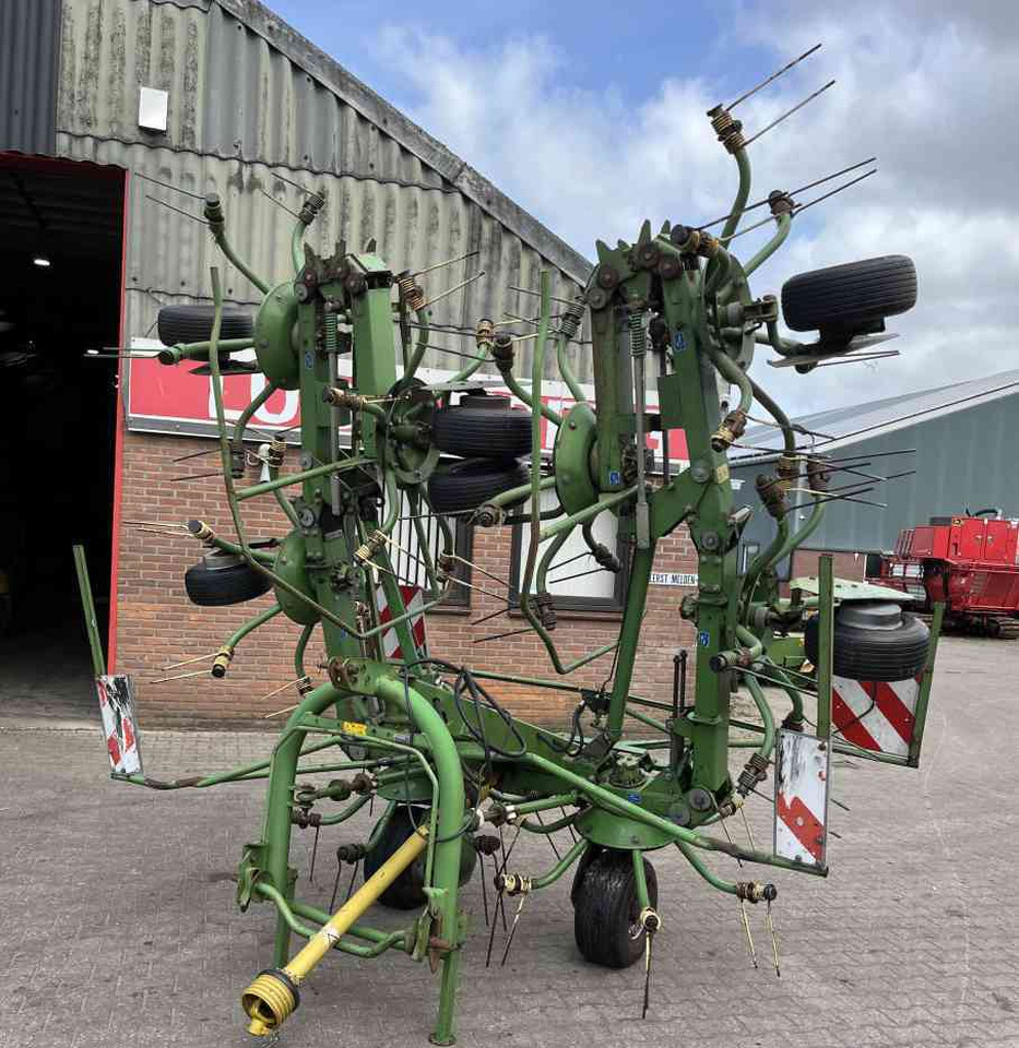 Krone KW 8.80/8 Schudder Tedder Kreiselheuer weidebouwmachines - Prevrtač/ Grabuljač: slika 1 Krone KW 8.80/8 Schudder Tedder Kreiselheuer weidebouwmachines - Prevrtač/ Grabuljač: slika 1
