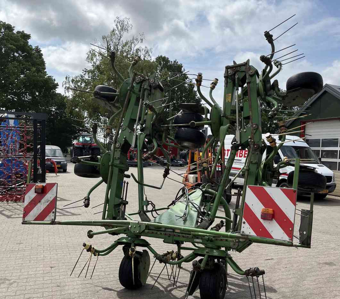 Krone KW 8.80/8 Schudder Tedder Kreiselheuer weidebouwmachines - Prevrtač/ Grabuljač: slika 4 Krone KW 8.80/8 Schudder Tedder Kreiselheuer weidebouwmachines - Prevrtač/ Grabuljač: slika 4