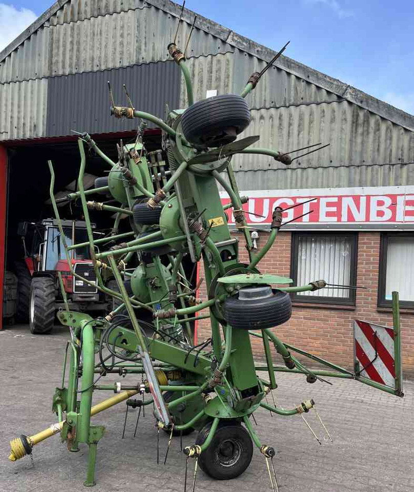 Krone KW 8.80/8 Schudder Tedder Kreiselheuer weidebouwmachines - Prevrtač/ Grabuljač: slika 3 Krone KW 8.80/8 Schudder Tedder Kreiselheuer weidebouwmachines - Prevrtač/ Grabuljač: slika 3