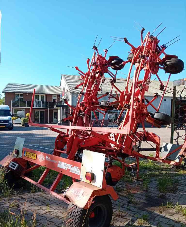 Kuhn GF10601TO schudder, weidebouwmachines - Prevrtač/ Grabuljač: slika 3 Kuhn GF10601TO schudder, weidebouwmachines - Prevrtač/ Grabuljač: slika 3