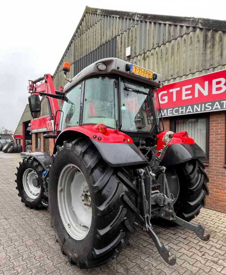 Massey Ferguson 5710S Dyna-4 Essential Voorlader Tractoren - Traktor: slika 5 Massey Ferguson 5710S Dyna-4 Essential Voorlader Tractoren - Traktor: slika 5