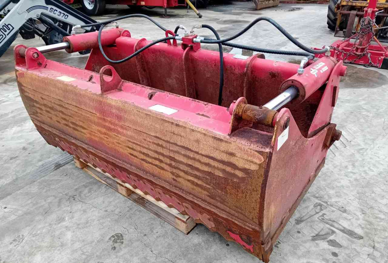 Redrock Allround 85-200 kuilhapper Volvo L30 aansl. voermachines - Oprema za silose: slika 1 Redrock Allround 85-200 kuilhapper Volvo L30 aansl. voermachines - Oprema za silose: slika 1