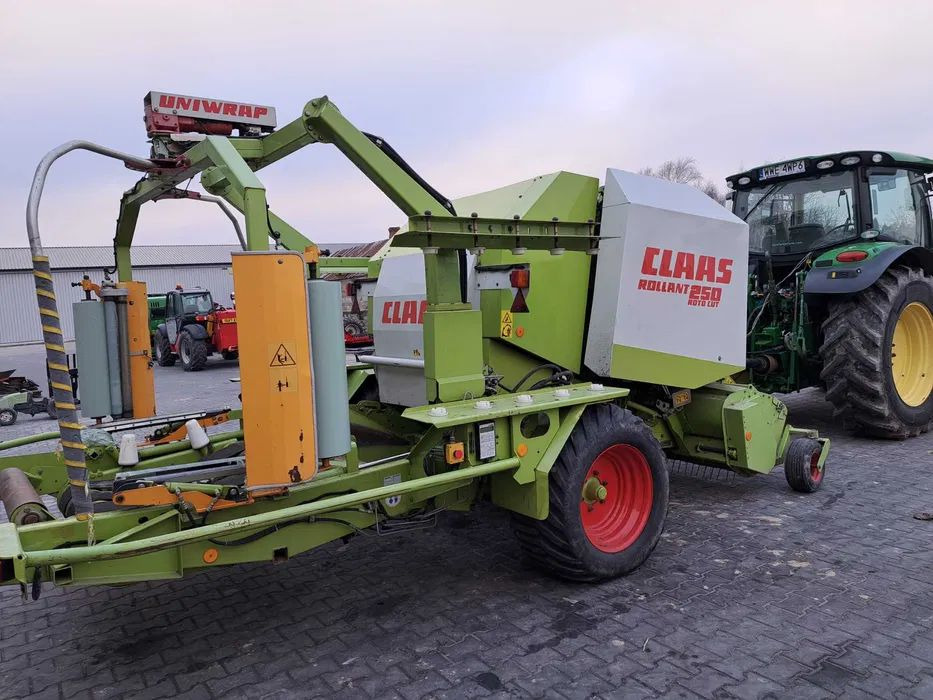 Claas 250 RC Uniwrap - Balirka za okrugle bale: slika 3 Claas 250 RC Uniwrap - Balirka za okrugle bale: slika 3