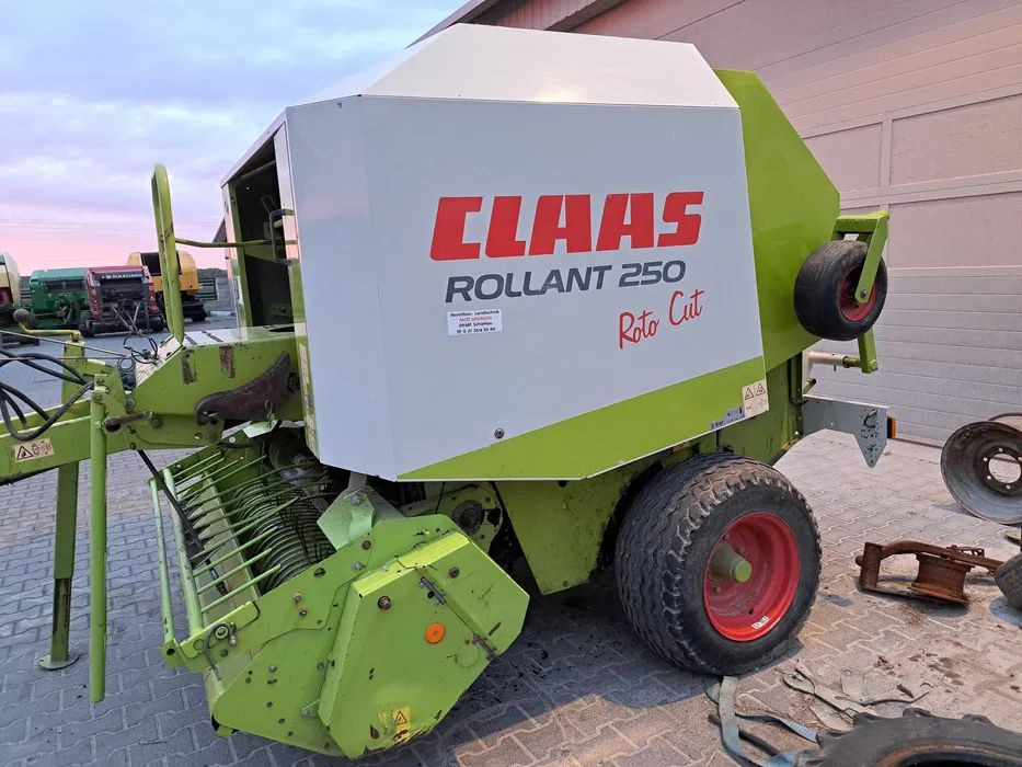 PRASA ROLUJĄCA CLAAS ROLLANT 250 RC 255 - Balirka za okrugle bale: slika 1 PRASA ROLUJĄCA CLAAS ROLLANT 250 RC 255 - Balirka za okrugle bale: slika 1