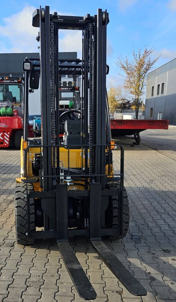 TCM FGE35-E2 BRAND NEW D3700mm - Gasni viljuškar: slika 4 TCM FGE35-E2 BRAND NEW D3700mm - Gasni viljuškar: slika 4