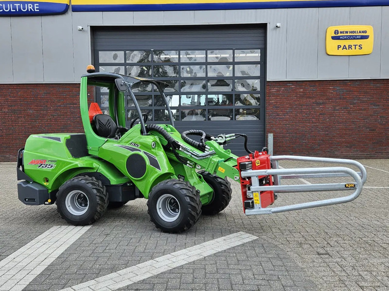 Avant Mini-shovel 735i Rental met Kemp balenklem - Kompaktni utovarivač guseničar: slika 2 Avant Mini-shovel 735i Rental met Kemp balenklem - Kompaktni utovarivač guseničar: slika 2