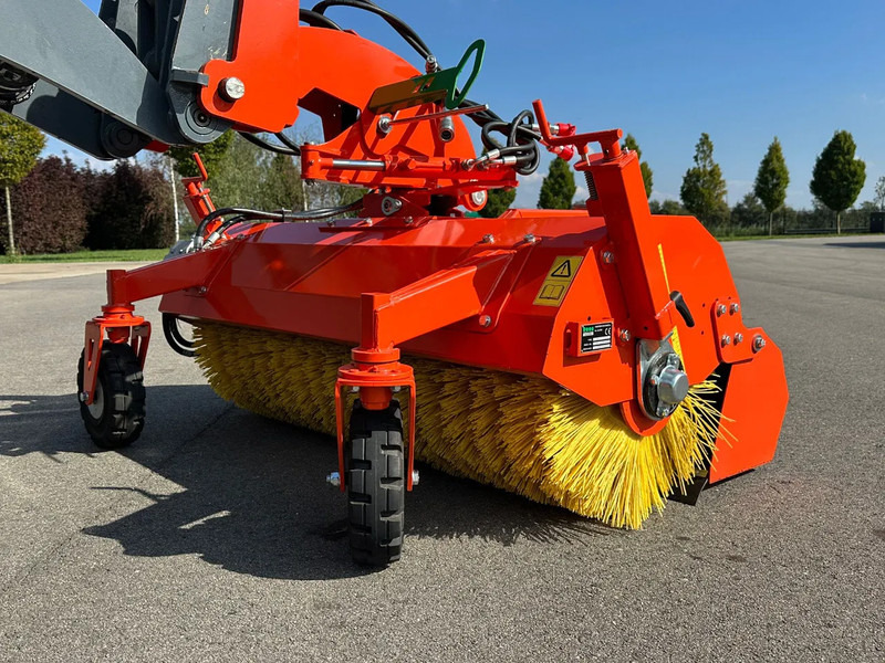 Holaras H-150 Veegmachine - Industrijska mašina za metenje: slika 4 Holaras H-150 Veegmachine - Industrijska mašina za metenje: slika 4